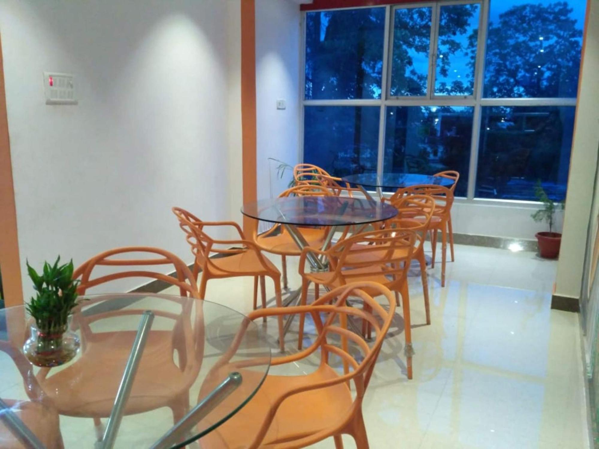 ורנאסי Hotel New Ashiyana Palace Near Ganga Ghat And Vishwanath Temple מראה חיצוני תמונה